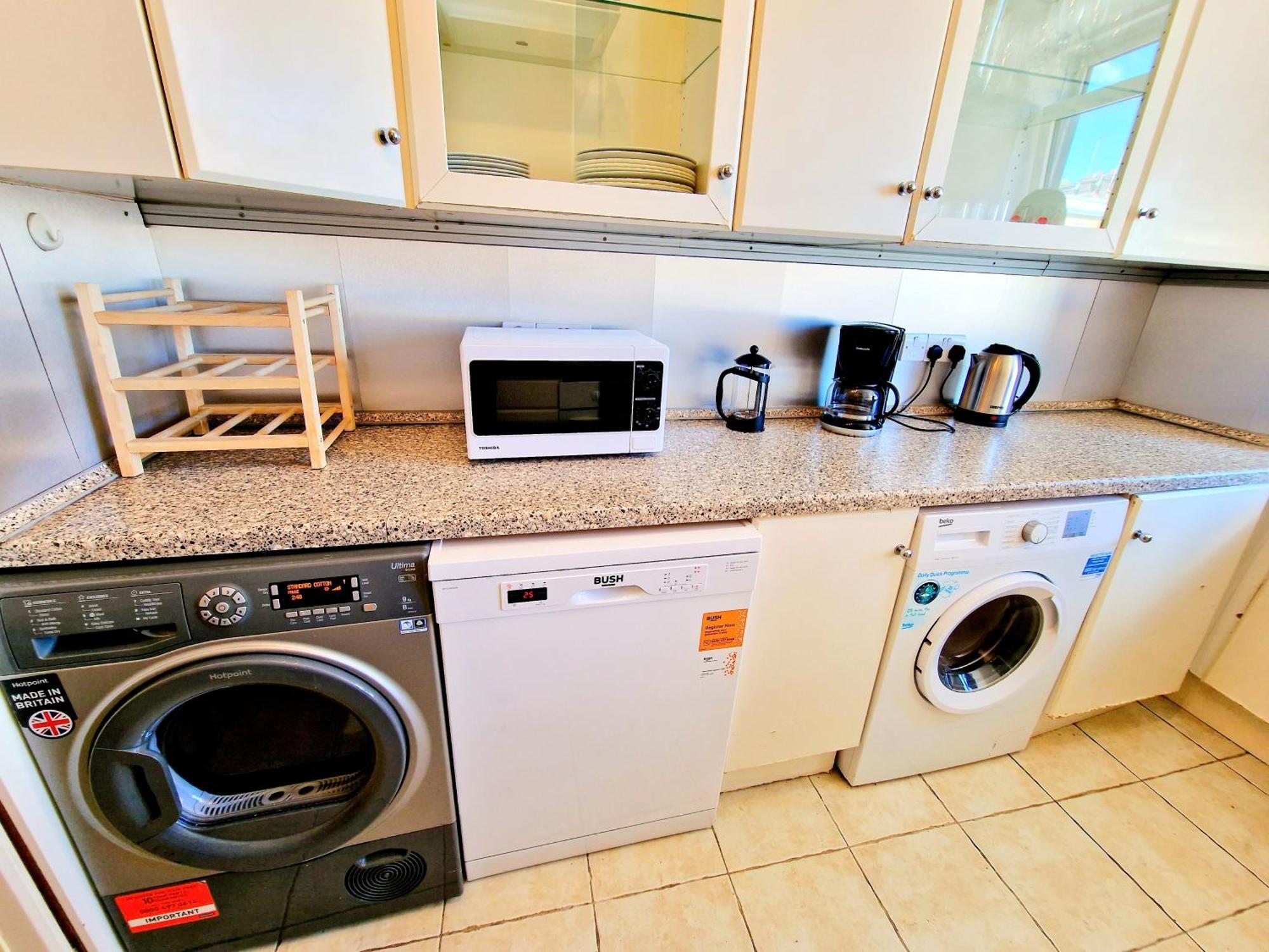 Bright & Spacious Home In Building With Lift, Right Next To Bayswater Station - Walk To Kensington Palace, Hyde Park, Little Venice & Notting Hill 런던 외부 사진