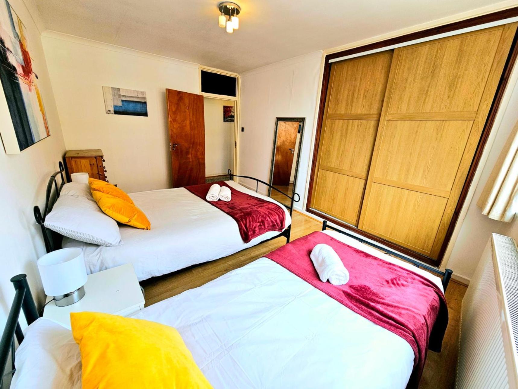 Bright & Spacious Home In Building With Lift, Right Next To Bayswater Station - Walk To Kensington Palace, Hyde Park, Little Venice & Notting Hill 런던 외부 사진