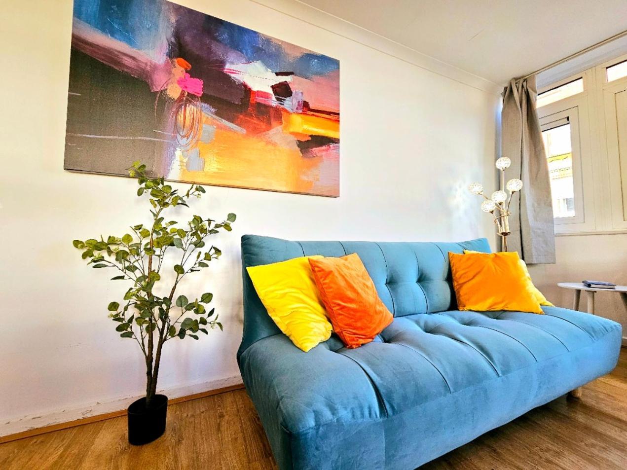 Bright & Spacious Home In Building With Lift, Right Next To Bayswater Station - Walk To Kensington Palace, Hyde Park, Little Venice & Notting Hill 런던 외부 사진