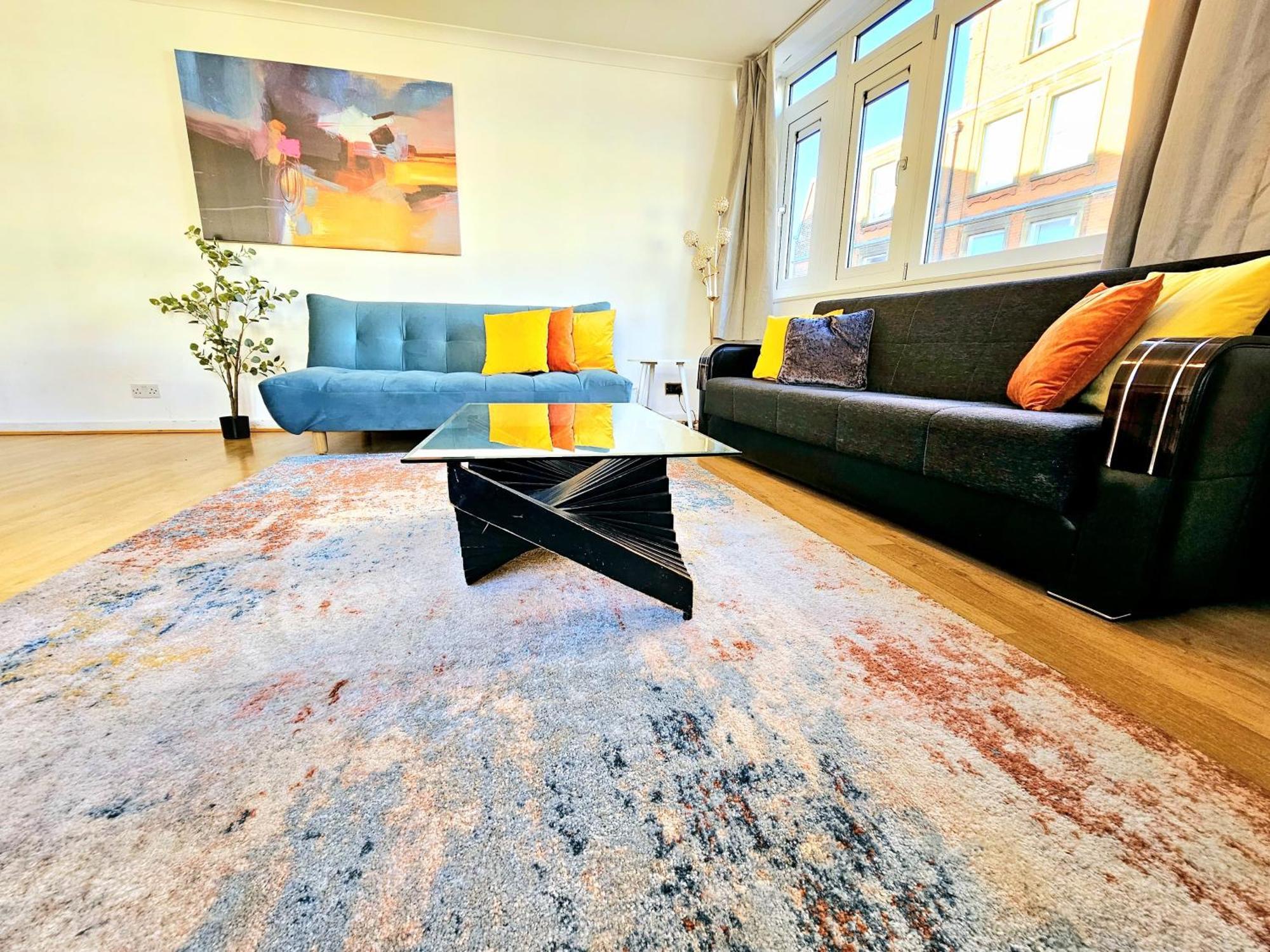 Bright & Spacious Home In Building With Lift, Right Next To Bayswater Station - Walk To Kensington Palace, Hyde Park, Little Venice & Notting Hill 런던 외부 사진